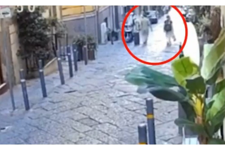 &Tau;&rho;&alpha;&gamma;&omega;&delta;ί&alpha; &sigma;&tau;&eta; &Nu;ά&pi;&omicron;&lambda;&eta;: 13&chi;&rho;&omicron;&nu;&omicron;&sigmaf; &pi;έ&tau;&alpha;&xi;&epsilon; ά&gamma;&alpha;&lambda;&mu;&alpha; 12&kappa;&iota;&lambda;ώ&nu; &alpha;&pi;ό &mu;&pi;&alpha;&lambda;&kappa;ό&nu;&iota; &kappa;&alpha;&iota; &sigma;&kappa;ό&tau;&omega;&sigma;&epsilon; &tau;&omicron;&upsilon;&rho;ί&sigma;&tau;&rho;&iota;&alpha;