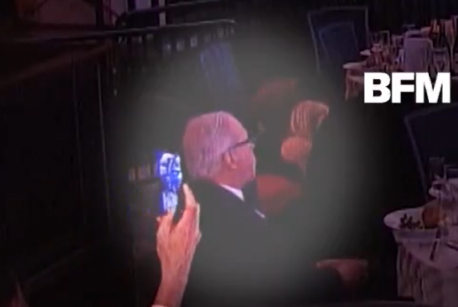 Ατάραχος άνδρας τρώει τη σαλάτα του ενώ πέφτουν πυροβολισμοί στο δείπνο των ανταποκριτών του Λευκού Οίκου