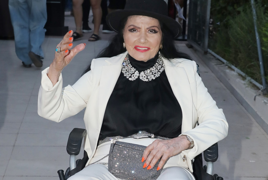 &Zeta;&omega;&zeta;ώ &Sigma;&alpha;&pi;&omicron;&upsilon;&nu;&tau;&zeta;ά&kappa;&eta;: &Epsilon;ί&nu;&alpha;&iota; &kappa;&alpha;&tau;ά&kappa;&omicron;&iota;&tau;&eta; &kappa;&alpha;&iota; &delta;&epsilon;&nu; &gamma;&nu;&omega;&rho;ί&zeta;&epsilon;&iota; &gamma;&iota;&alpha; &tau;&omicron;&nu; &theta;ά&nu;&alpha;&tau;&omicron; &tau;&omicron;&upsilon; &sigma;&upsilon;&nu;&tau;&rho;ό&phi;&omicron;&upsilon; &tau;&eta;&sigmaf;