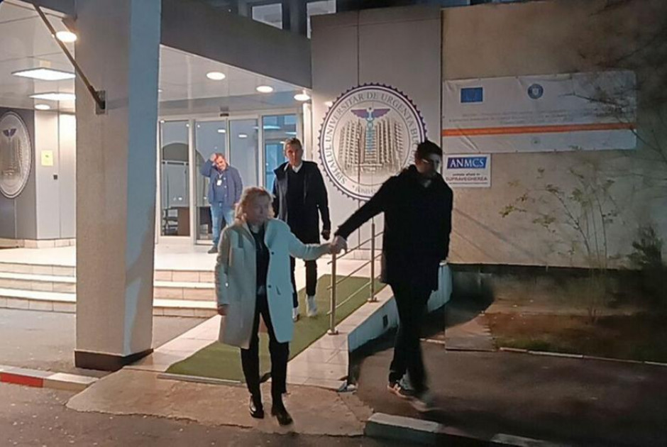 &Sigma;&tau;&alpha;&theta;&epsilon;&rho;ή &alpha;&lambda;&lambda;ά &kappa;&rho;ί&sigma;&iota;&mu;&eta; &eta; &kappa;&alpha;&tau;ά&sigma;&tau;&alpha;&sigma;&eta; &tau;&omicron;&upsilon; &Mu;&iota;&rho;&tau;&sigma;έ&alpha; &Lambda;&omicron;&upsilon;&tau;&sigma;έ&sigma;&kappa;&omicron;&upsilon;-&Tau;&iota; &epsilon;ί&pi;&epsilon; &omicron; &Rho;&alpha;&zeta;&beta;ά&nu; &alpha;&pi;&omicron;&chi;&omega;&rho;ώ&nu;&tau;&alpha;&sigmaf; &alpha;&pi;ό &tau;&omicron; &nu;&omicron;&sigma;&omicron;&kappa;&omicron;&mu;&epsilon;