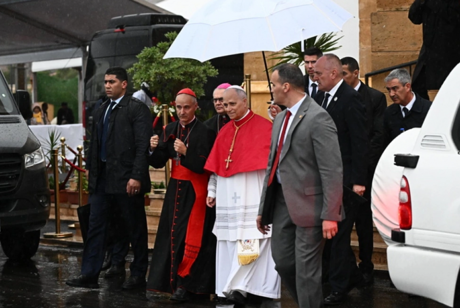 &Delta;&iota;&pi;&lambda;ή &epsilon;&pi;ί&theta;&epsilon;&sigma;&eta; &alpha;&upsilon;&tau;&omicron;&kappa;&tau;&omicron;&nu;ί&alpha;&sigmaf; &sigma;&tau;&eta; &delta;&iota;ά&rho;&kappa;&epsilon;&iota;&alpha; &epsilon;&pi;ί&sigma;&kappa;&epsilon;&psi;&eta;&sigmaf; &tau;&omicron;&upsilon; &Pi;ά&pi;&alpha; &sigma;&tau;&eta;&nu; &Alpha;&lambda;&gamma;&epsilon;&rho;ί&alpha;