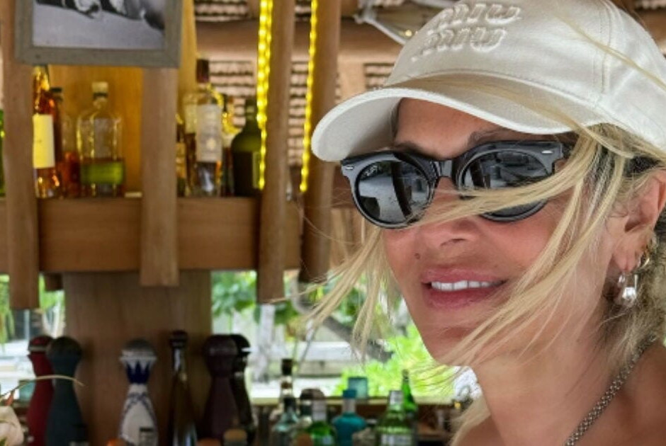 Άννα Βίσση: Διακοπές στο εξωτικό νησί του Μάρλον Μπράντο