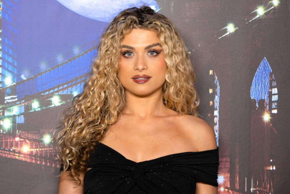 Antigoni: &Theta;έ&lambda;&omega; &tau;&eta; &mu;&alpha;&mu;ά &mu;&omicron;&upsilon; &delta;ί&pi;&lambda;&alpha; &mu;&omicron;&upsilon; &sigma;&tau;&eta; Eurovision