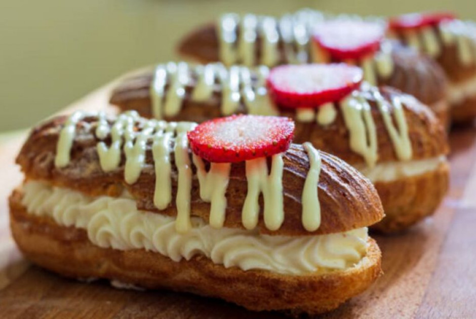 Ποιοι γιορτάζουν σήμερα 10 Απριλίου