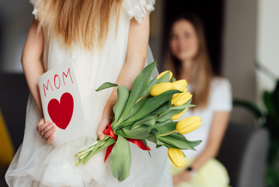 Γιορτή Μητέρας 2026: Πότε είναι φέτος