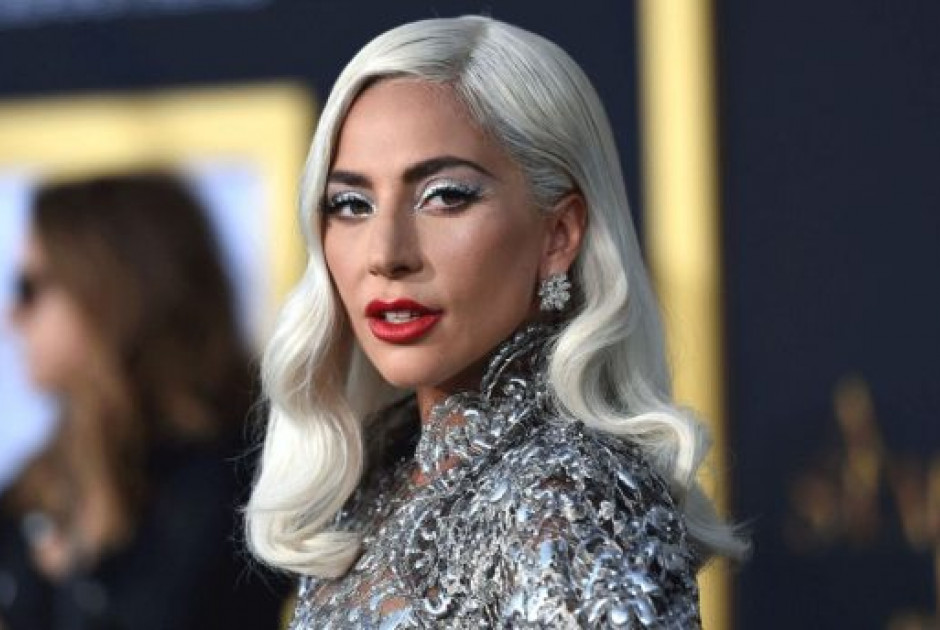 Lady Gaga: &laquo;&Epsilon;ί&mu;&alpha;&iota; &sigma;&upsilon;&nu;&tau;&epsilon;&tau;&rho;&iota;&mu;&mu;έ&nu;&eta;&raquo; - &Eta; &kappa;&alpha;&tau;ά&sigma;&tau;&alpha;&sigma;&eta; &tau;&eta;&sigmaf; &upsilon;&gamma;&epsilon;ί&alpha;&sigmaf; &tau;&eta;&sigmaf;