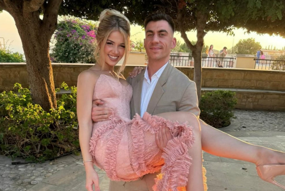 &Pi;&alpha;&nu;&tau;&rho;&epsilon;ύ&omicron;&nu;&tau;&alpha;&iota; &sigma;&epsilon; &lambda;ί&gamma;&epsilon;&sigmaf; &eta;&mu;έ&rho;&epsilon;&sigmaf; &Phi;&epsilon;&iota;&delta;ί&alpha;&sigmaf; &kappa;&alpha;&iota; &Sigma;&tau;&upsilon;&lambda;&iota;ά&nu;&alpha; - &Tau;&iota; &zeta;ή&tau;&eta;&sigma;&alpha;&nu; &alpha;&pi;ό &tau;&omicron;&upsilon;&sigmaf; &kappa;&alpha;&lambda;&epsilon;&sigma;&mu;έ&nu;&omicron;&upsilon;&sigmaf; &tau;&omicron;&upsilon;&sigmaf;