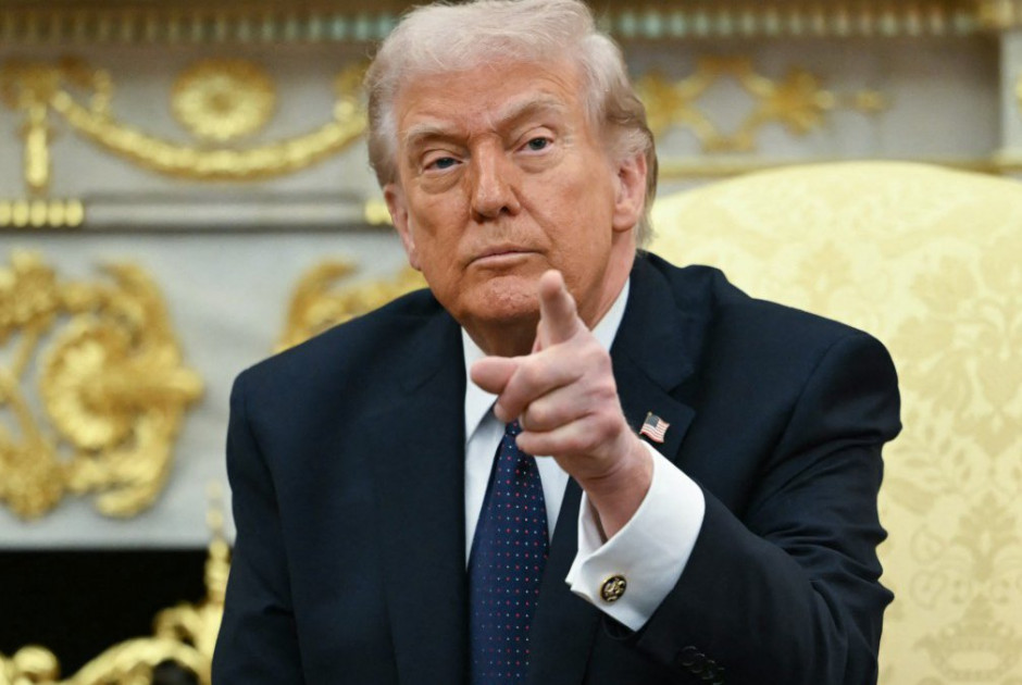 LIVE/ &Tau;&rho;&alpha;&mu;&pi;: &Alpha;&nu;&alpha;&kappa;&omicron;ί&nu;&omega;&sigma;&epsilon; &pi;&alpha;&rho;ά&tau;&alpha;&sigma;&eta; &tau;&eta;&sigmaf; &epsilon;&kappa;&epsilon;&chi;&epsilon;&iota;&rho;ί&alpha;&sigmaf; &mu;&epsilon; &tau;&omicron; &Iota;&rho;ά&nu; - &Sigma;&upsilon;&nu;&epsilon;&chi;ί&zeta;&epsilon;&tau;&alpha;&iota; &omicron; &nu;&alpha;&upsilon;&tau;&iota;&kappa;ό&sigmaf; &alpha;&pi;&omicron;&kappa;&lambda;&epsilon;&iota;&sigma;&mu;ό&sigmaf;