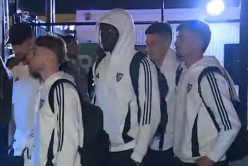 &Chi;&alpha;&mu;ό&sigmaf; &sigma;&tau;&eta; &Sigma;&epsilon;&beta;ί&lambda;&lambda;&eta;: &Upsilon;&pi;&omicron;&delta;&omicron;&chi;ή &mu;&epsilon; ύ&beta;&rho;&epsilon;&iota;&sigmaf; &kappa;&alpha;&iota; &alpha;&pi;&epsilon;&iota;&lambda;έ&sigmaf; &alpha;&pi;ό &kappa;&omicron;&upsilon;&kappa;&omicron;&upsilon;&lambda;&omicron;&phi;ό&rho;&omicron;&upsilon;&sigmaf; &mu;&epsilon;&tau;ά &tau;&eta;&nu; ή&tau;&tau;&alpha; &alpha;&pi;ό &tau;&eta;&nu; &Omicron;&beta;&iota;έ&delta;&omicron;