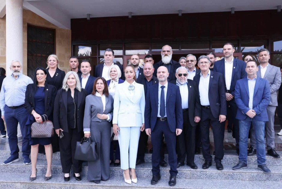 &Lambda;&iota;&pi;&omicron;&theta;&upsilon;&mu;&iota;&kappa;ό &epsilon;&pi;&epsilon;&iota;&sigma;ό&delta;&iota;&omicron; &sigma;&tau;&eta;&nu; &upsilon;&pi;&omicron;&beta;&omicron;&lambda;ή &upsilon;&pi;&omicron;&psi;&eta;&phi;&iota;&omicron;&tau;ή&tau;&omega;&nu;: &Alpha;&nu;&tau;&omega;&nu;ί&omicron;&upsilon; &epsilon;&upsilon;&chi;&alpha;&rho;&iota;&sigma;&tau;&epsilon;ί &Chi;&rho;ί&sigma;&tau;&omicron;&upsilon; - &Alpha;&iota;&chi;&mu;έ&sigmaf; &gamma;&iota;&alpha; &pi;ί&epsilon;&sigma;&eta; &sigma;&tau;&alpha;