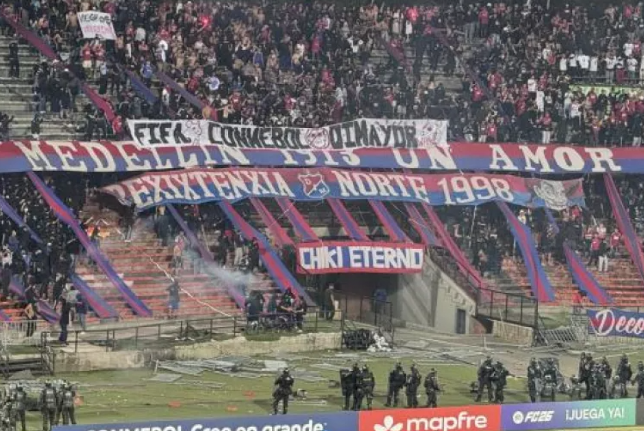 Χαμός στο Copa Libertadores: Εισβολή οπαδών και διακοπή (βίντεο)