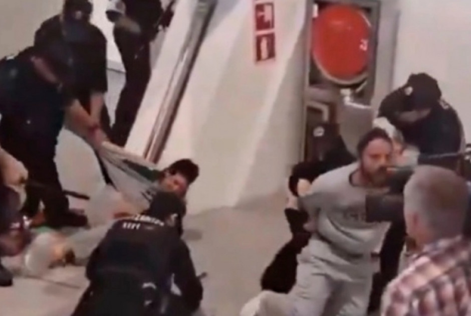 Επεισοδιακή άφιξη ακτιβιστών του στολίσκου της Γάζας στην Ισπανία
