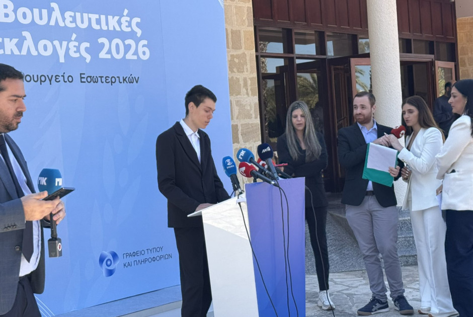 &Alpha;&nu;&epsilon;&xi;ά&rho;&tau;&eta;&tau;&omicron;&sigmaf; &Kappa;. &Mu;&alpha;&upsilon;&rho;&omicron;&mu;&mu;ά&tau;&eta;&sigmaf;: &laquo;Ή&rho;&theta;&epsilon; &eta; ώ&rho;&alpha; &tau;&eta;&sigmaf; &pi;&rho;ά&xi;&eta;&sigmaf;, &kappa;&alpha;&lambda;ώ &tau;&eta;&nu; &nu;&epsilon;&omicron;&lambda;&alpha;ί&alpha; &nu;&alpha; &xi;&upsilon;&pi;&nu;ή&sigma;&epsilon;&iota;&raquo;