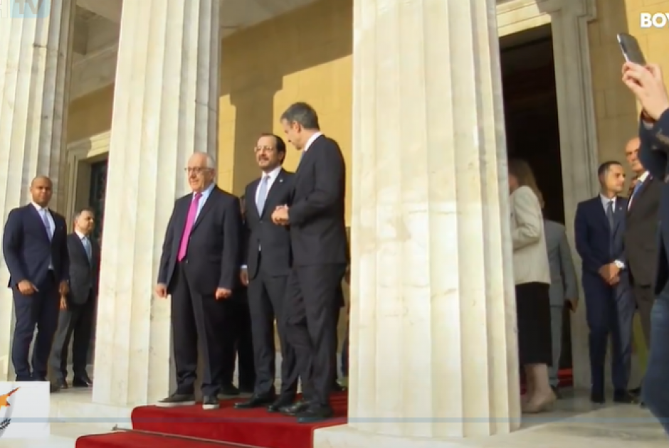 &laquo;&Iota;&sigma;&tau;&omicron;&rho;&iota;&kappa;ή &sigma;&tau;&iota;&gamma;&mu;ή&raquo;: &Omicron; &Pi;&tau;&Delta; &pi;&rho;&omicron;&sigma;&phi;&omega;&nu;&epsilon;ί &tau;&eta;&nu; &Omicron;&lambda;&omicron;&mu;έ&lambda;&epsilon;&iota;&alpha; &tau;&eta;&sigmaf; &Beta;&omicron;&upsilon;&lambda;ή&sigmaf; &tau;&omega;&nu; &Epsilon;&lambda;&lambda;ή&nu;&omega;&nu;