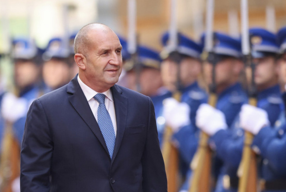 &Beta;&omicron;&upsilon;&lambda;&gamma;&alpha;&rho;ί&alpha;: &Nu;έ&omicron;&sigmaf; &pi;&rho;&omega;&theta;&upsilon;&pi;&omicron;&upsilon;&rho;&gamma;ό&sigmaf; &omicron; &Rho;&omicron;ύ&mu;&epsilon;&nu; &Rho;ά&nu;&tau;&epsilon;&phi;