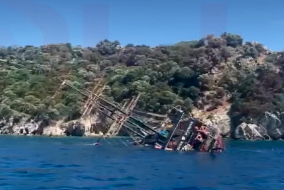 Τρόμος στην Τουρκία: Βυθίστηκε «πειρατικό» σκάφος με 148 επιβάτες