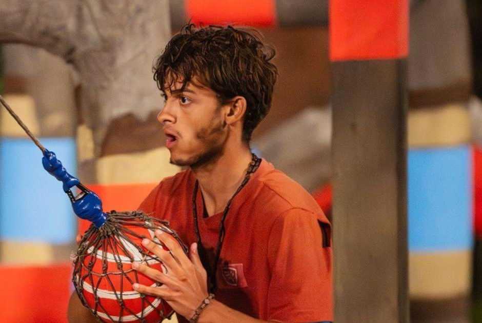 &Sigma;&tau;&alpha;ύ&rho;&omicron;&sigmaf; &Phi;&lambda;ώ&rho;&omicron;&sigmaf;: &Eta; &alpha;&pi;ό&phi;&alpha;&sigma;&eta; &tau;&omega;&nu; &gamma;&omicron;&nu;&iota;ώ&nu; &tau;&omicron;&upsilon; &mu;&epsilon;&tau;ά &tau;&omicron;&nu; &alpha;&kappa;&rho;&omega;&tau;&eta;&rho;&iota;&alpha;&sigma;&mu;ό &tau;&omicron;&upsilon;