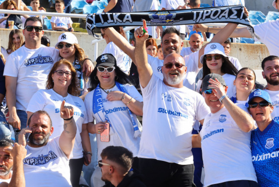 &Alpha;&pi;ό&lambda;&lambda;&omega;&nu;-&Pi;ά&phi;&omicron;&sigmaf; FC: &Omicron; &pi;&alpha;&lambda;&mu;ό&sigmaf; &tau;&omicron;&upsilon; &kappa;ό&sigma;&mu;&omicron;&upsilon; &pi;&rho;&iota;&nu; &tau;&omicron; &pi;&rho;ώ&tau;&omicron; &sigma;&phi;ύ&rho;&iota;&gamma;&mu;&alpha; (&Phi;&omega;&tau;&omicron;&rho;&epsilon;&pi;&omicron;&rho;&tau;ά&zeta;)