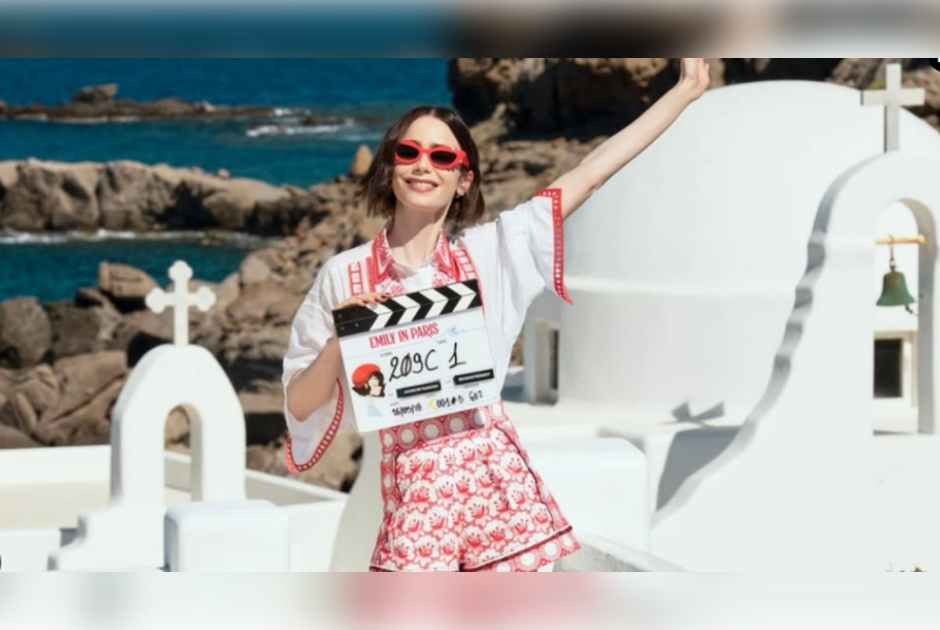 Emily in Paris: Ά&gamma;&nu;&omega;&sigma;&tau;&epsilon;&sigmaf; &lambda;&epsilon;&pi;&tau;&omicron;&mu;έ&rho;&epsilon;&iota;&epsilon;&sigmaf; &alpha;&pi;ό &tau;&alpha; &gamma;&upsilon;&rho;ί&sigma;&mu;&alpha;&tau;&alpha; &kappa;&alpha;&iota; &omicron; &rho;ό&lambda;&omicron;&sigmaf; &tau;&eta;&sigmaf; Έ&beta;&epsilon;&lambda;&upsilon;&nu; &Kappa;&alpha;&zeta;&alpha;&nu;&tau;&zeta;ό&gamma;&lambda;&omicron;&upsilon;