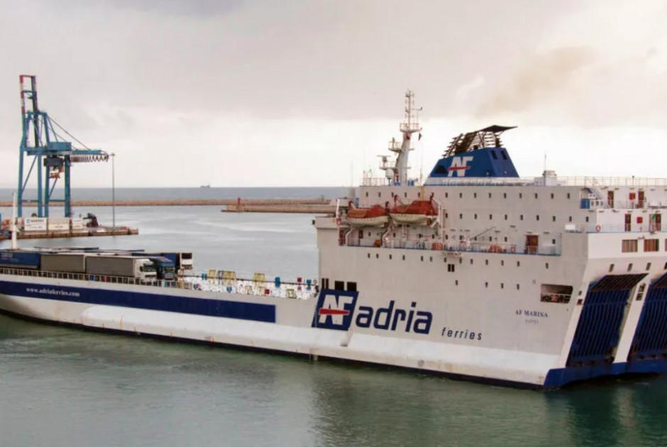 Σάλπαρε το πρώτο επιβατικό πλοίο -  Ξεκίνησε η φετινή θαλάσσια σύνδεση Κύπρου-Ελλάδας