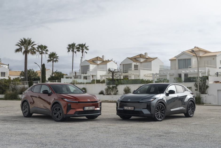 H Toyota επιταχύνει σταθερά τη μετάβασή της προς την ηλεκτροκίνηση