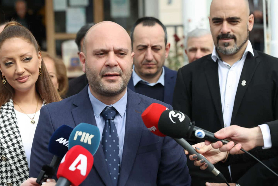 &Chi;. &Chi;&rho;ί&sigma;&tau;&omicron;&upsilon;: &Tau;&omicron; &Epsilon;&Lambda;&Alpha;&Mu; &epsilon;ί&nu;&alpha;&iota; έ&tau;&omicron;&iota;&mu;&omicron; &nu;&alpha; &alpha;&nu;&alpha;&lambda;ά&beta;&epsilon;&iota; &tau;&iota;&sigmaf; ό&pi;&omicron;&iota;&epsilon;&sigmaf; &epsilon;&upsilon;&theta;ύ&nu;&epsilon;&sigmaf; &tau;&omicron;ύ &alpha;&nu;&alpha;&theta;έ&sigma;&epsilon;&iota; &omicron; &kappa;&upsilon;&pi;&rho;&iota;&alpha;&kappa;ό&sigmaf; &lambda;&alpha;ό&sigmaf;
