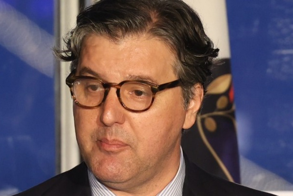 &Mu;&pi;&omicron;&nu;&tau;&iota;&rho;ό&gamma;&kappa;&alpha;: &laquo;&Zeta;&eta;&tau;ά&mu;&epsilon; &sigma;&upsilon;&gamma;&gamma;&nu;ώ&mu;&eta; &sigma;&tau;&omicron;&upsilon;&sigmaf; &phi;ί&lambda;&omicron;&upsilon;&sigmaf; &tau;&eta;&sigmaf; &Phi;&epsilon;&nu;&epsilon;&rho;&mu;&pi;&alpha;&chi;&tau;&sigma;έ, &sigma;&tau;&omicron; &tau;έ&lambda;&omicron;&sigmaf; &lambda;ύ&sigma;&alpha;&mu;&epsilon; &tau;&omicron; &pi;&rho;ό&beta;&lambda;&eta;&mu;&alpha;&raquo;