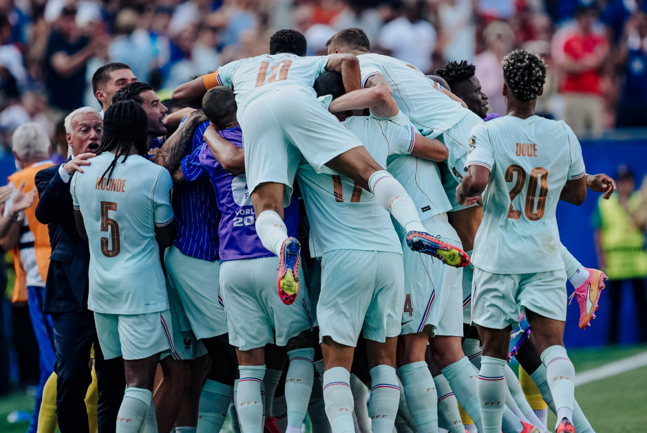 &Gamma;&alpha;&lambda;&lambda;ί&alpha; - &Mu;&alpha;&rho;ό&kappa;&omicron; 2-0: &Alpha;&Sigma;&Tau;&Alpha;&Mu;&Alpha;&Tau;&Eta;&Tau;&Omicron;&Sigma; &Epsilon;&mu;&pi;&alpha;&mu;&pi;έ &tau;&omicron;&upsilon;&sigmaf; έ&sigma;&tau;&epsilon;&iota;&lambda;&epsilon; &sigma;&tau;&alpha; &eta;&mu;&iota;&tau;&epsilon;&lambda;&iota;&kappa;ά