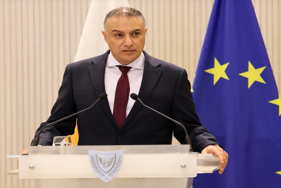 σενέκης 