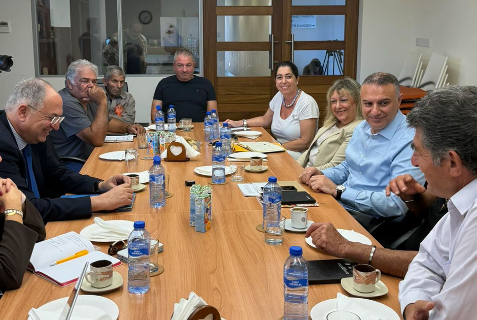 Σενέκης