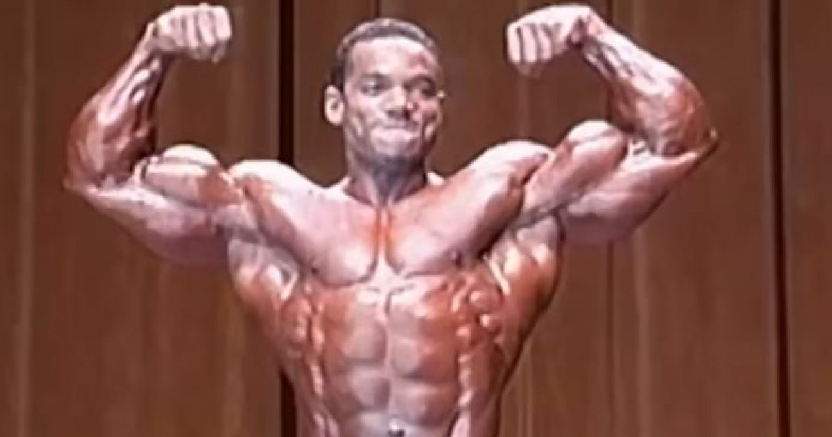 Έφτασε στην κορυφή του bodybuilding τρώγοντας 35 κιλά κρέας και 400 ...