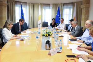 υπες 