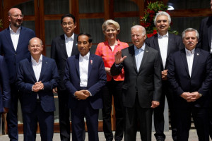 g7