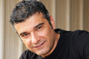 κωστας αποστολακης 