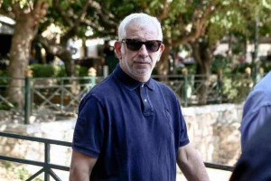 πετρος φιλιππιδης