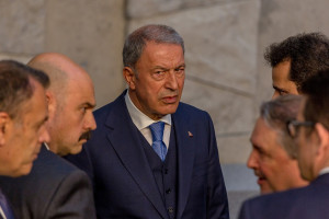 Χουλουσί Ακάρ
