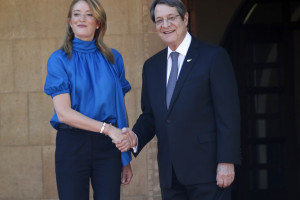 ρομπερτα μετσολα νικος αναστασιαδης