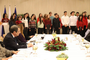 γεύμα στα εγκλωβισμένα παιδιά