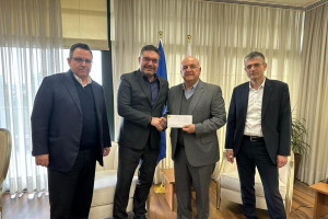 ΑΕΚ ΠΕΤΡΙΔΗΣ