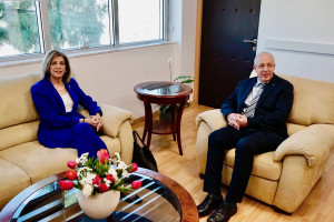 Στέλλα Κυριακίδου Πέτρος Ξενοφώντος