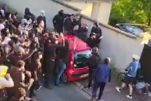 νειμαρ εξω σπιτι