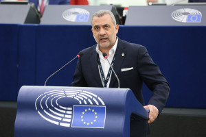 Λουκάς Φουρλάς