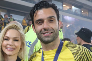 Βίκυ Κάβουρα Γιώργος Τζαβέλλας