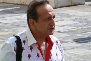 εγ