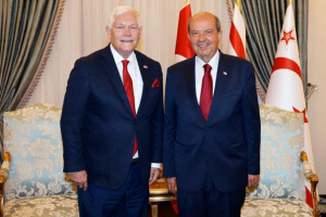 Πιτ Σέσιονς Ερσίν Τατάρ