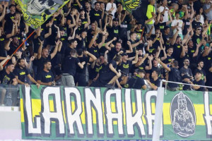 αεκ κοσμος κοντα