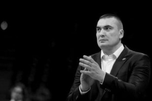 ντεγιαν εσβη