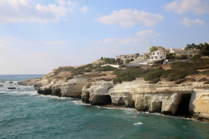 θαλασσιες σπηλιες πεγεια