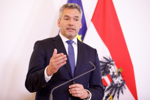 Καρλ Νέχαμερ