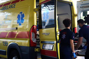 Νέο ασθενοφορο 12